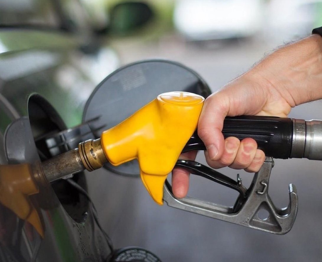 🔴Motorinin litre fiyatı 85 TL'yi aştı.

1 Ocak 2026'da 54 TL seviyesindeydi.