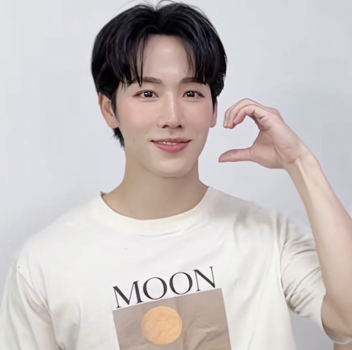 w w𝒾q - 🐶ྀི tweet media