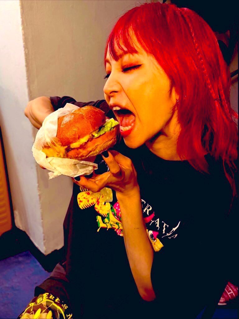 ミチャチャ🌈🐞🦊土,日お休み🦋🦇❤️🔥おは不定期中💦🙇🏼♀️ 🚀💜🌺🍭 tweet media