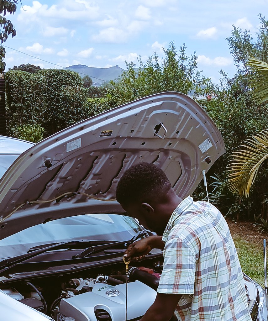 GibsonAmpumuza's tweet image. The Easter road trip was fun, but your car might be feeling the aftermath. Checking your fluid levels, tire pressure, etc today is alot cheaper than a breakdown in May.
#Mechaniclife #SouthWestServicesltd #Olaenergy