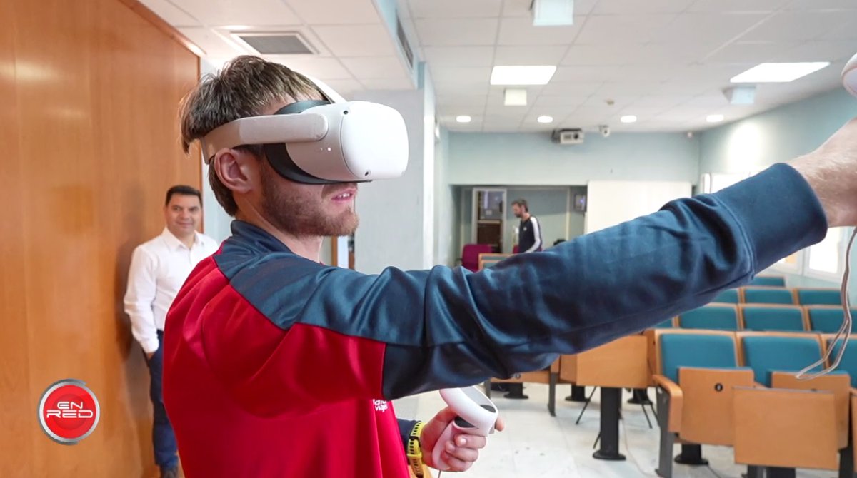 EnRed_cs's tweet image. 👉¿Qué puede hacer la #RealidadVirtual 😎 por los deportistas de alto rendimiento? 🚴
¡Te lo contamos en este reportaje! :
youtu.be/LgLK1BnX5Gc
#EnRed #ATV #CanalSurTV @agenciacps @pablodeolavide