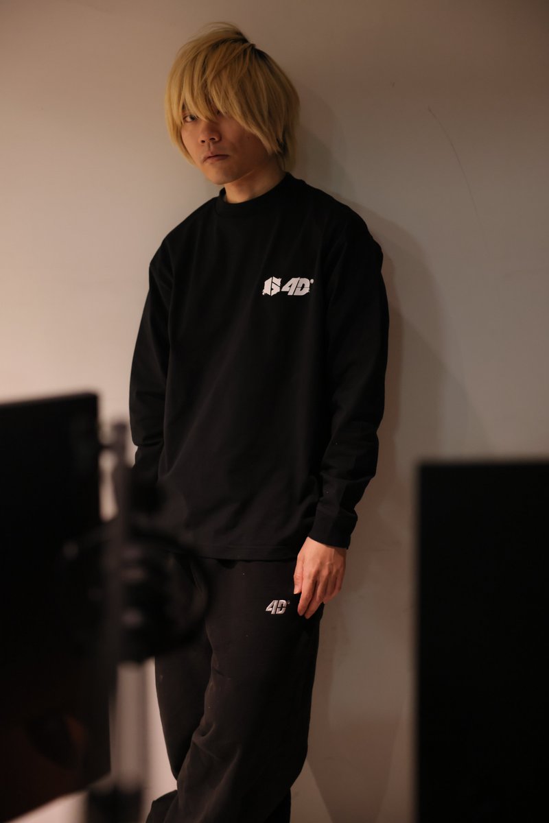 FOURDOTS_JP's tweet photo. NEXT  64D® L/S tee
COLOR: WHITE / BLACK
PRICE: 8,800 JPY
7.1oz Heavy weight cotton 100%
4/10 21:00 START

@pgr_pgr_ = L size https://t.co/1DBejlUeFS