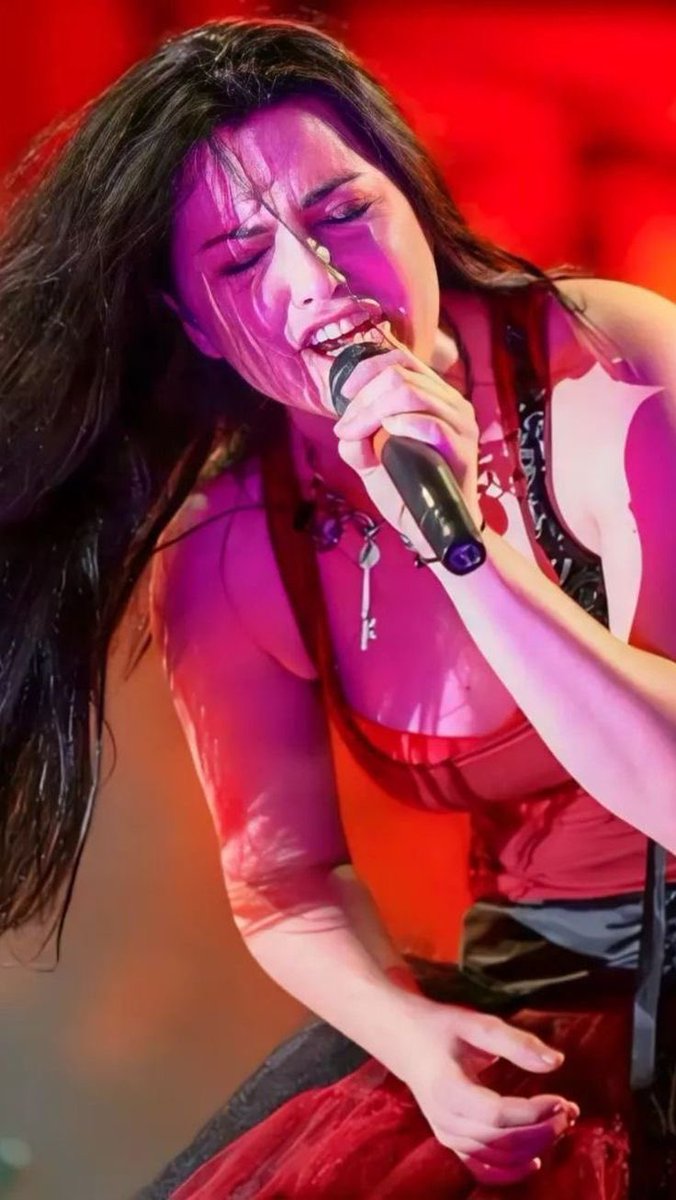 DailyAmyEv tweet media