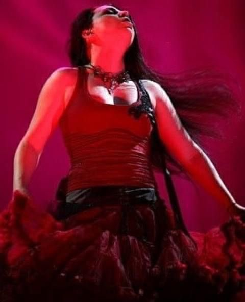 DailyAmyEv tweet media