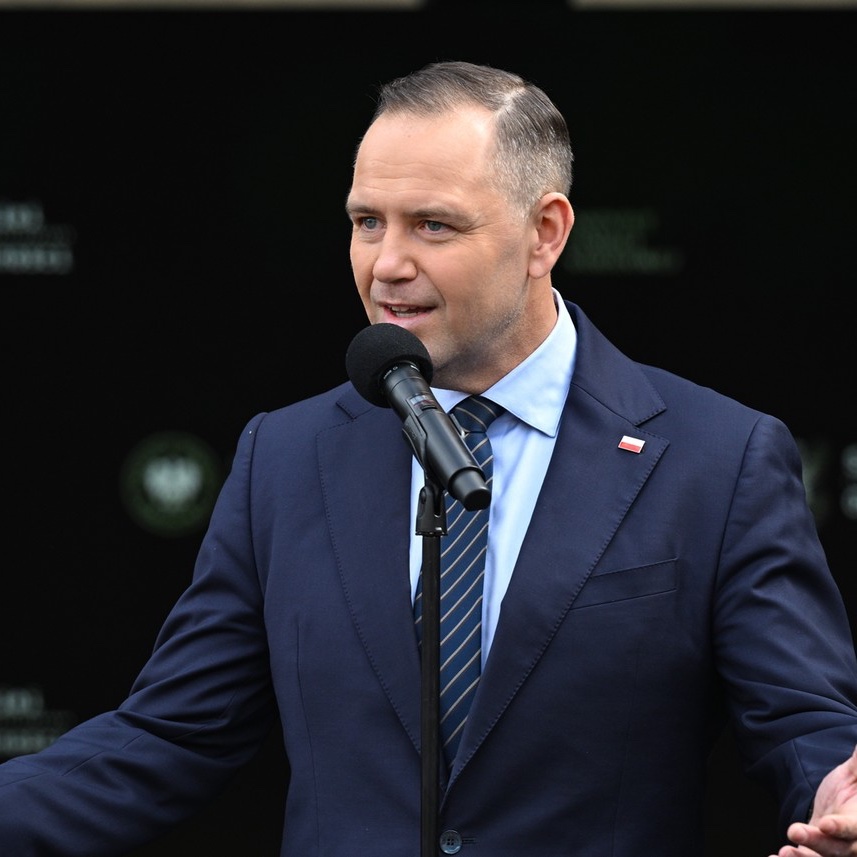 FAST INFO tweet media