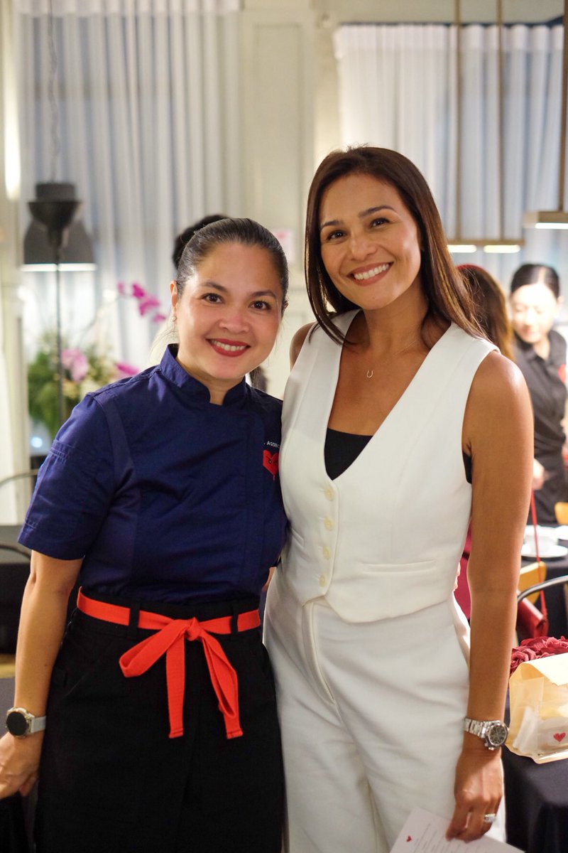 officialjudayph's tweet photo. Family is home—and dito sa #ADChefsNight this is your home too. Dito, comforting ang food, masaya ang kwentuhan, at good vibes lang all around. We had a wonderful time serving you! ❤️
#JudyAnnSantos #AngrydoboPH #ThisIsLove #LoveEatRelationship https://t.co/7iIh9QZ3W0