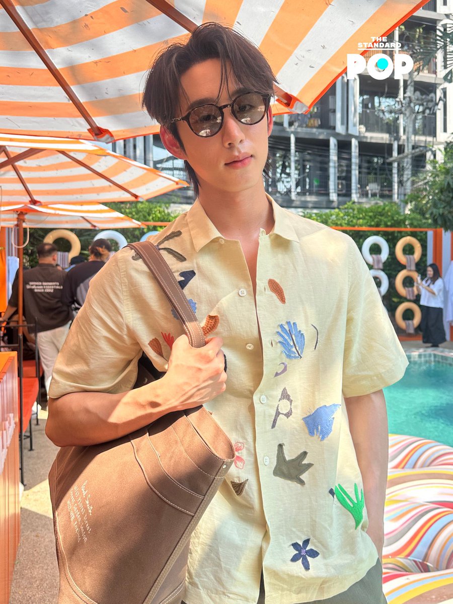 harxeuphoria's tweet image. est in glasses 😭🤎

EST AT POOL SMITH  
#PaulSmithXEST #est_rvp