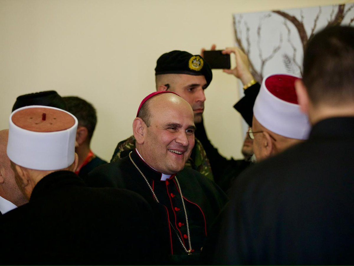 LOrientLeJour's tweet image. 🚨 #Guerre | Le patriarche maronite en visite dans le sud du Liban L'Orient-Le Jour accompagne le convoi.