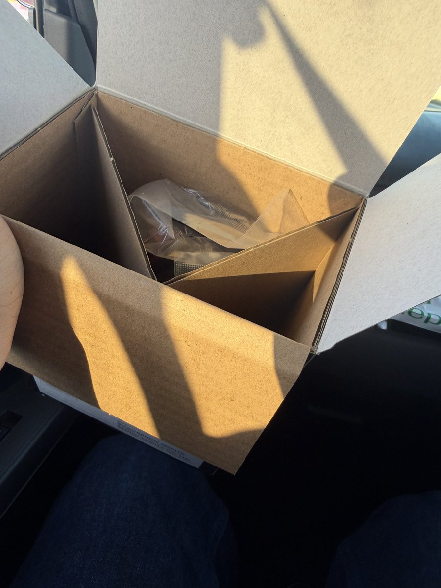 さとちん⛱ tweet media