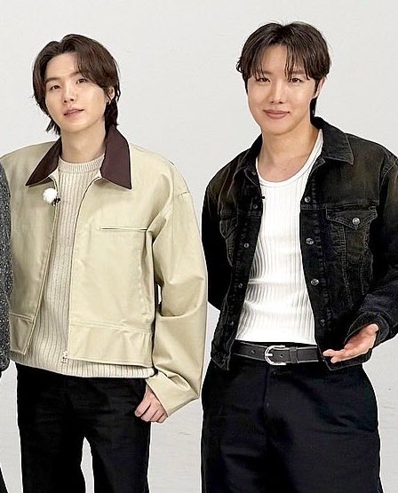 dile⁷ 🪭 new fic 📌 seeing bts vip x3 tweet media