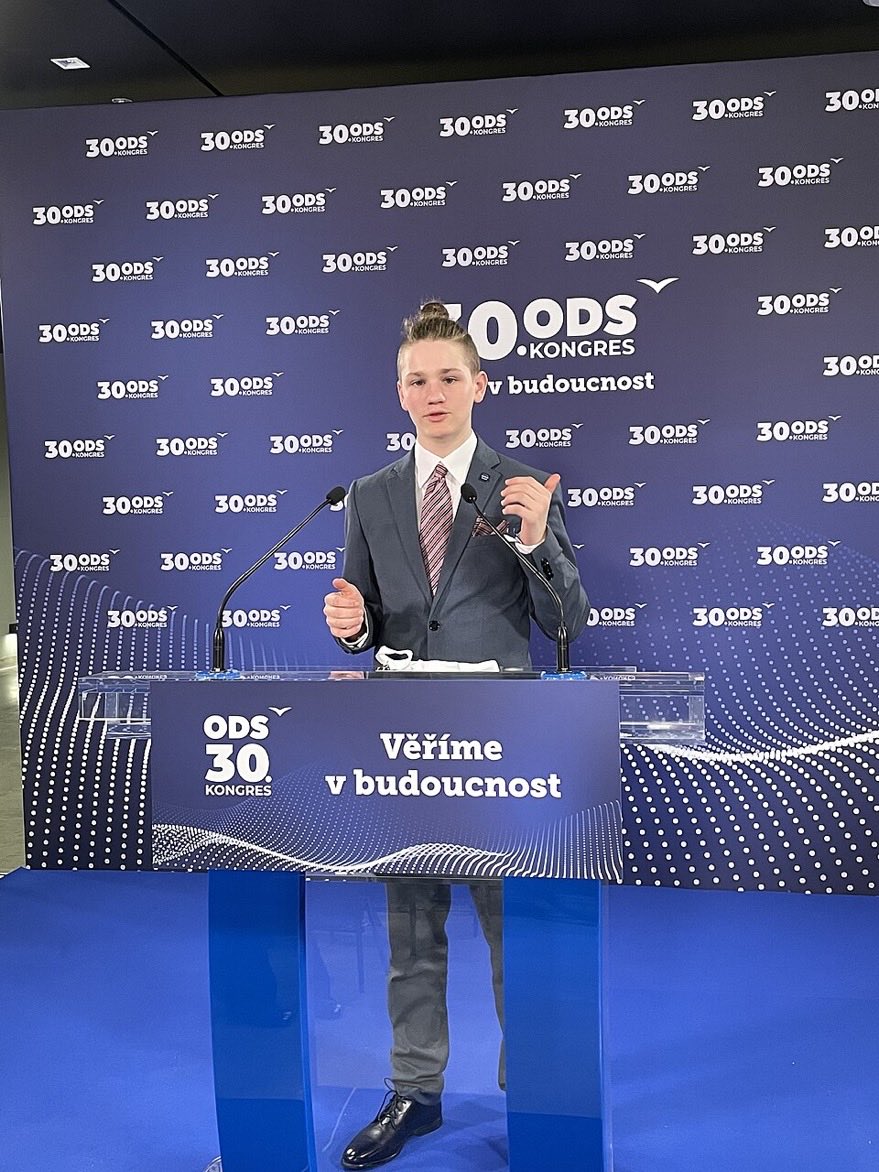 Kolářův Kobyl tweet media