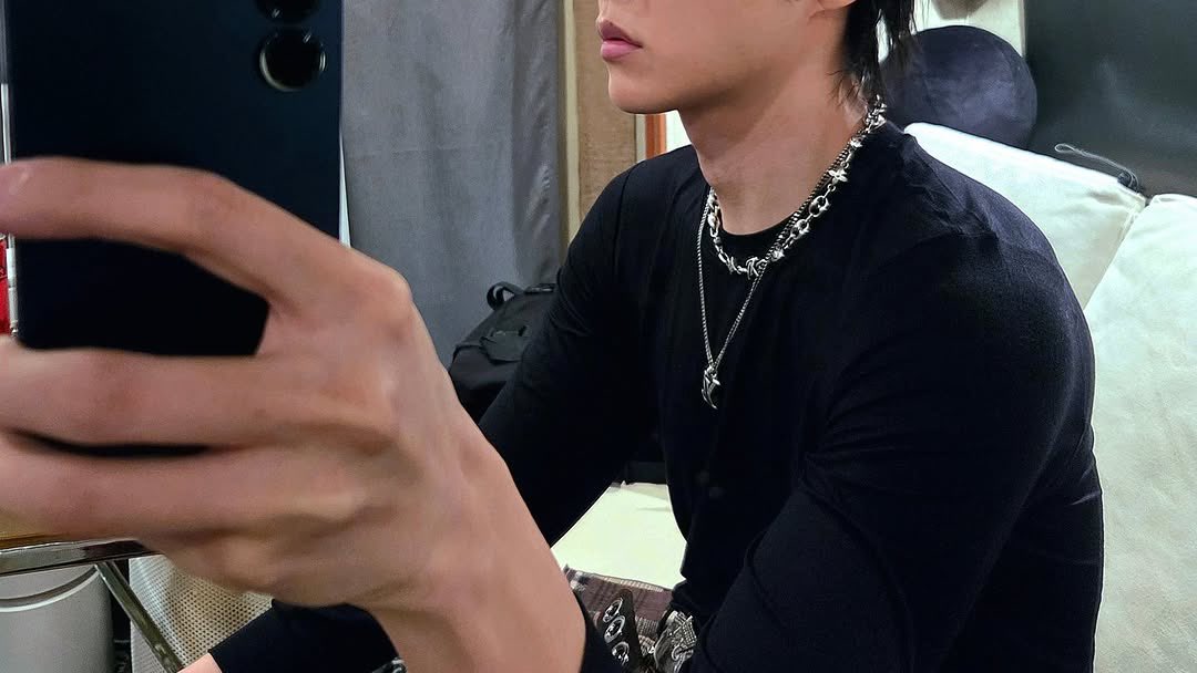 lu saw hobi tweet media