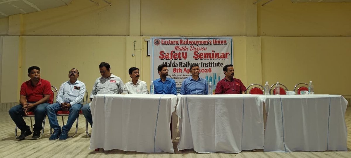 drmmalda's tweet photo. Attending a safety seminar organized by the Eastern Railwaymen's Union at Railway Institute, Malda. 🚆🦺
#SafetyFirst #RailwaySafety #EasternRailway #UnionStrong #Malda #RailwayInstitute #WorkplaceSafety #LearningAndGrowth #SafetyAwareness https://t.co/R2wwbpgeRb