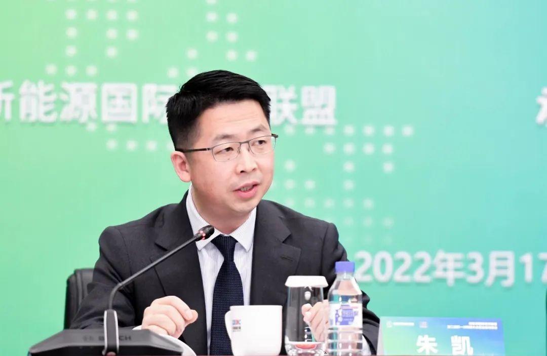 中規中矩 tweet media