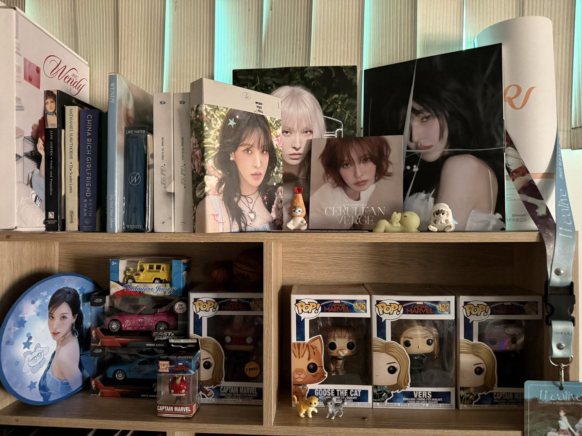 gay4wan's tweet photo. reorganized the shrine https://t.co/BKVthTfqOp