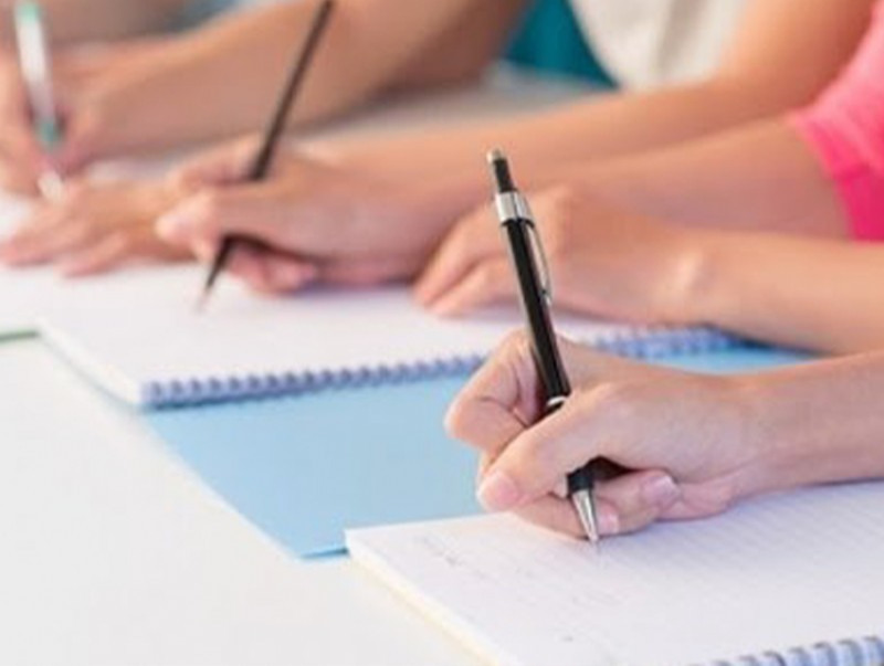 inews_mn's tweet image. Хичээлийн хоцрогдол арилгах сургалт нэрээр бусдыг залилсан хэргийг шалгаж байна
inews.mn/a/51615
"Хүүхдийн хичээлийн хоцрогдол арилгах 1 сарын хугацаатай сургалт өгнө" хэмээн иргэдийг залилсан гэх гомдол, мэдээлэл бүртгэгдсэн.