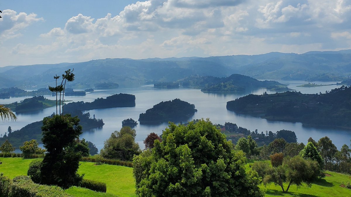 Hippolytus1308's tweet image. My Top Lodge Series 
Part 1
Overlooking views that hit different…
Guess the lodge 👇🏾
#ugandabeyondgorillas 
#accommodations 
#views 
#toursandtravel
#exploreuganda 
#africa