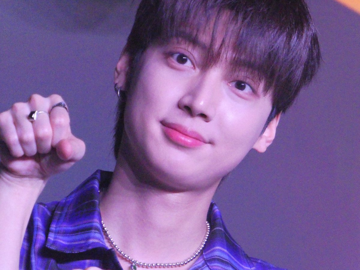 crmhmcdkit's tweet image. 2026.04.03 19:00
#BOYFRIEND #YOUNGMIN &amp;amp; #KWANGMIN SPECIAL LIVE EVERYDAY IS FINE DAY

#보이프렌드 #クァンミン #광민