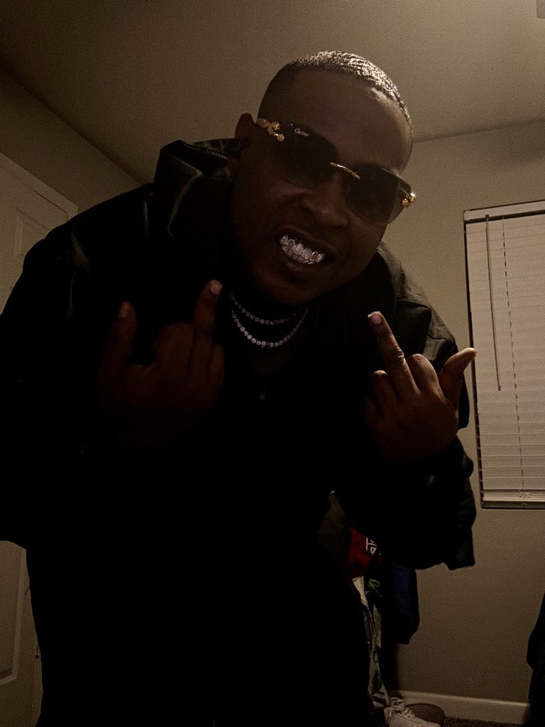 CASHCLUBZEUS's tweet photo. It’s da Club ♣️hoe!!!! https://t.co/0h3rcTjYsP