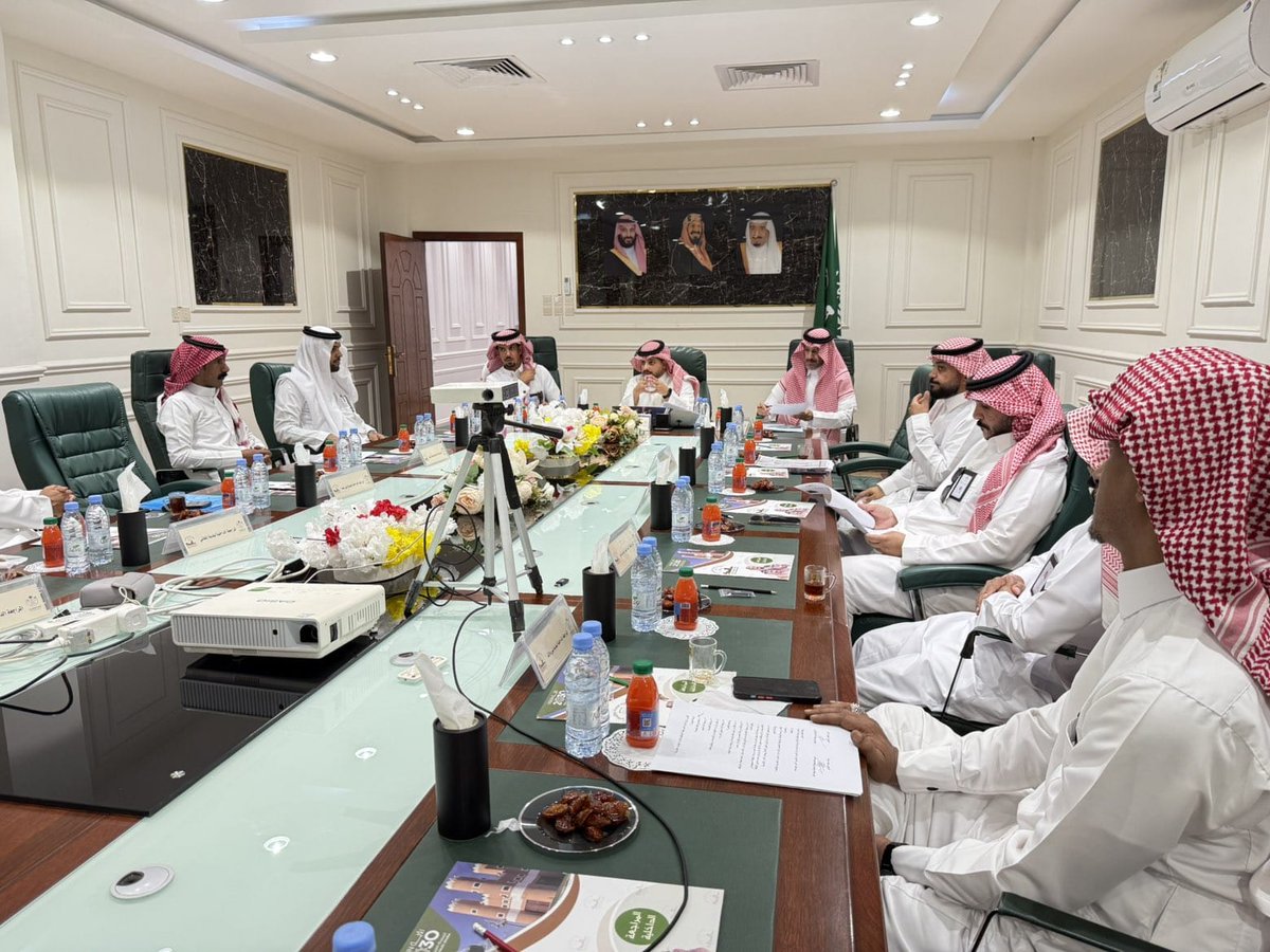 #أمانة_الطائف | 

*تعزيزاً لكفاءة الأداء 
*عقدنا اجتماعاً لمدراء المراجعة الداخلية على مستوى البلديات المرتبطة، لمناقشة مستجدات العمل، والتأكيد على الاستمرار في تنفيذ خطة المراجعة الداخلية لتطوير الأعمال ورفع الكفاءة وتحقيق المستهدفات