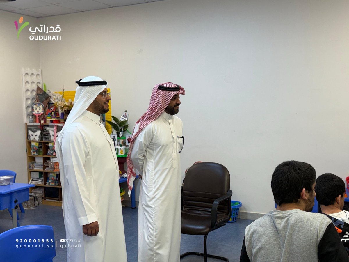 qudurati's tweet photo. تشرف المركز يوم الإثنين 18/ 10/ 1447هـ بزيارة كريمة من أ/عبدالرحمن بن محمد السديس مساعد المدير العام للتنمية الاجتماعية بفرع وزارة الموارد البشرية والتنمية الاجتماعية بمنطقة القصيم
 ويرافقه د/صلاح بن محمد المشيقح رئيس وحدة الإشراف الاجتماعي بفرع الوزارة 
وأ/عبدالله بن ابراهيم المبارك من وحدة الإشراف الاجتماعي.
كان في استقبالهم الرئيس التنفيذي للمركز والمدير الإداري والمدير الفني.
وجرى خلال الزيارة الا��لاع على مرافق المركز والخدمات التي تُقدّم للمستفيدين.

#قدراتي #qudurati