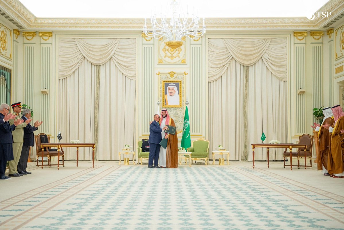 رئيس مجلس علماء باكستان طاهر أشرفي: نجاح الوساطة وبدء هدنة أسبوعين مؤقتة.. إسلام آباد ترحب بالمفاوضات