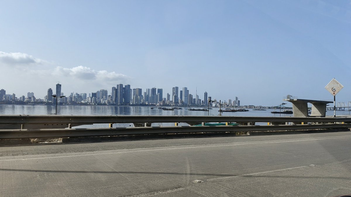 rushikesh_agre_'s tweet image. Mumbai looks like..