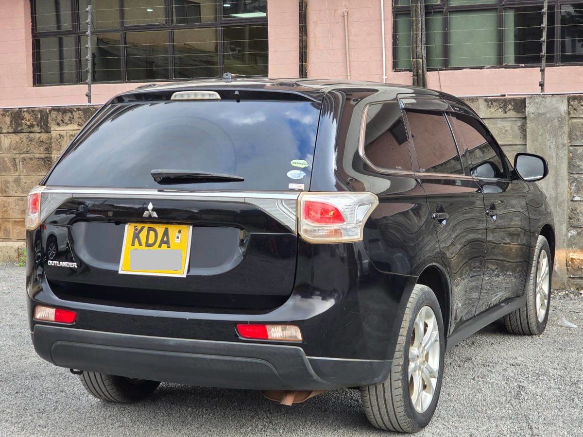 Unique Cars tweet media