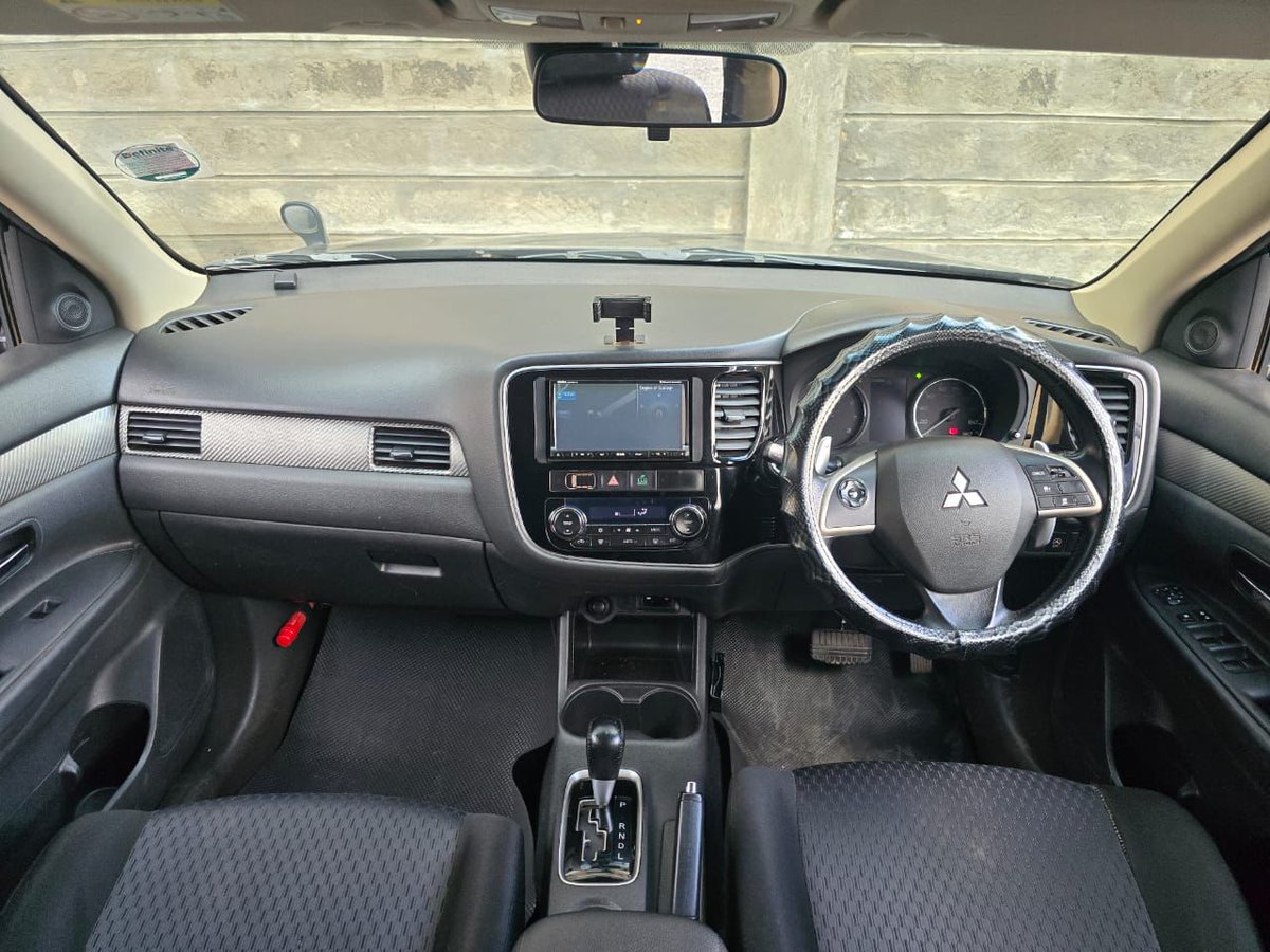 Unique Cars tweet media