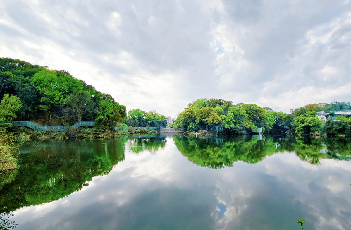 InJiaojiang's tweet image. 🌿An 845m greenway between hills and water—this is what spring should feel like. #InJiaojiang #NatureEscape 🌿🚶‍♀️