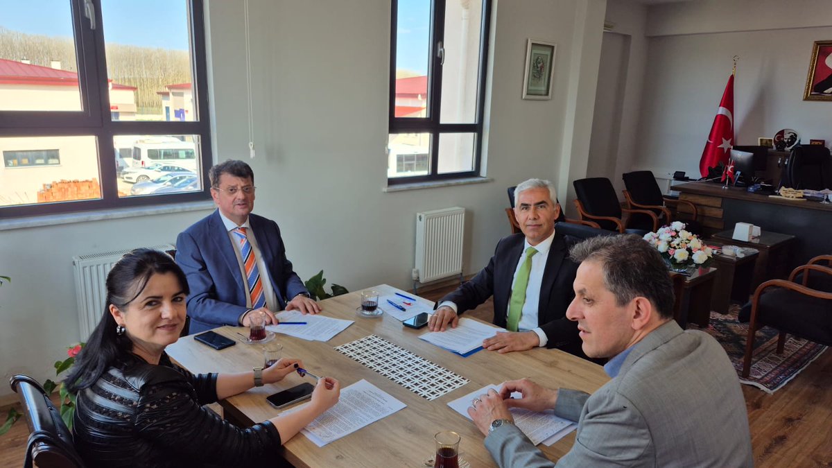 carsambadsm's tweet image. 6 Haziran Ceza İnfaz Personeli Günü Hazırlıkları İçin Toplantı Yapıldı.
6 Haziran Ceza İnfaz Personeli Günü kapsamında yapılması planlanan faaliyetler ele alınarak program hazırlıkları değerlendirildi.

#DenetimliSerbestlik
#CezaİnfazPersoneliGünü
#cte
 instagram.com/p/DW3RkFGjQx-/…