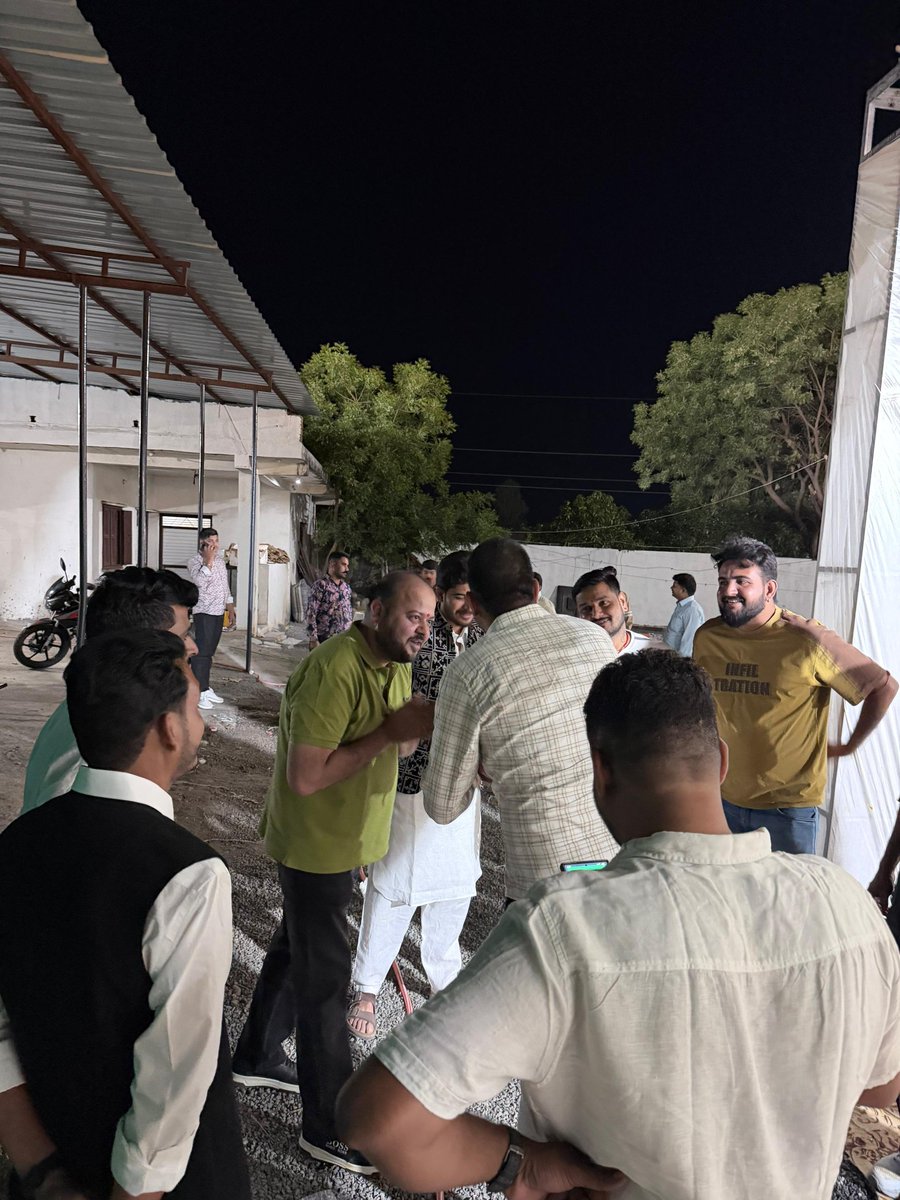 गत दिवस जावरा विधानसभा क्षेत्र के ग्राम उमट पालिया में श्री फिरोज खां मेव एवं हाजी अब्दुल शऊर खां मेव के निवास पर आयोजित विवाह समारोह में सम्मिलित होकर नवदंपति को हार्दिक शुभकामनाएं एवं मंगलकामनाएं प्रेषित कीं तथा परिवारजनों से आत्मीय भेंट कर स्नेहिल संवाद हुआ।