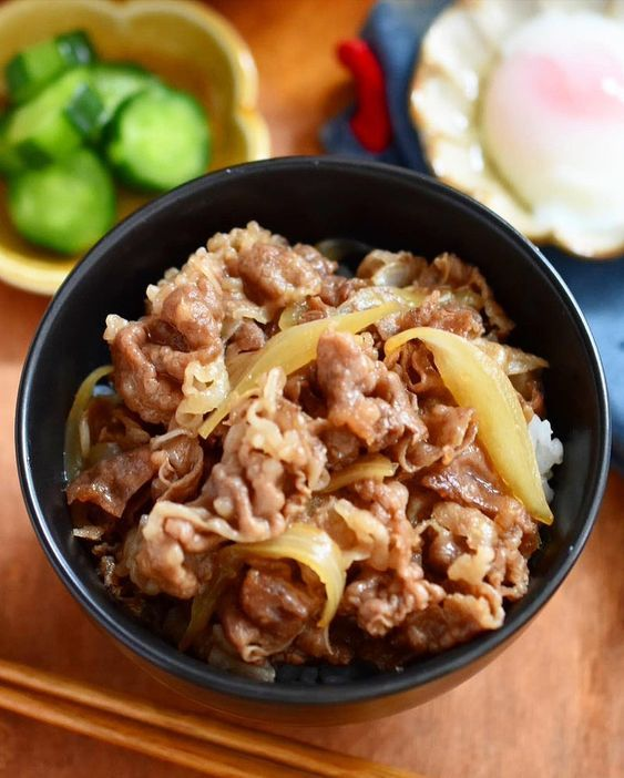 UPergandec's tweet photo. どっちが好き？

👈親子丼？

👉牛丼？

フォローといいねをして教えて欲しいな。

#いいねした人フォローする
#いいねした人全員フォローする
#フォロバ100
#相互フォロー https://t.co/25rLdayNJe