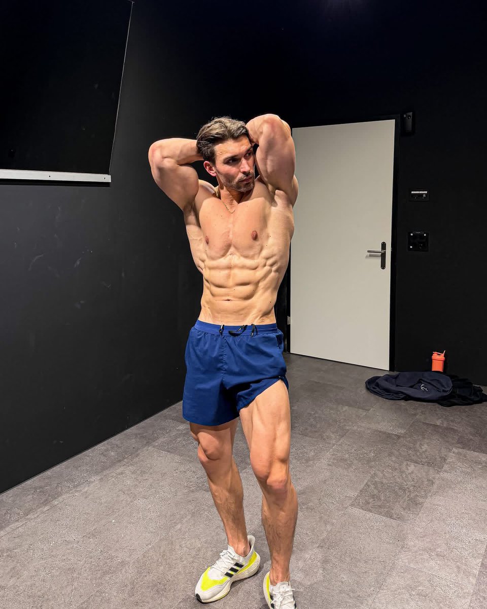 legendpoe's tweet photo. just love when a straight guy posts thirst traps because lorddddd the gooning i'm about to do https://t.co/jV7s8N4SWU
