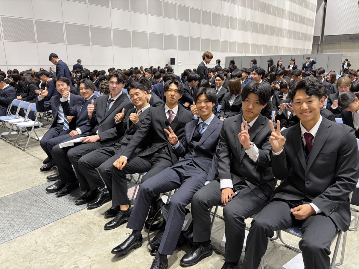 nuhw_hs's tweet photo. 【入学式🌸】新入生の皆さん、ご入学おめでとうございます🎉

在学生・教職員一同、この日を心待ちにしておりました。

これから4年間、みんなで良い時間を過ごしましょう！

#新潟医療福祉大学 #健康スポーツ学科 #医福 #健スポ #nuhw #health #sports #campuslife #入学式 #おめでとう https://t.co/8ynMnRCdSI
