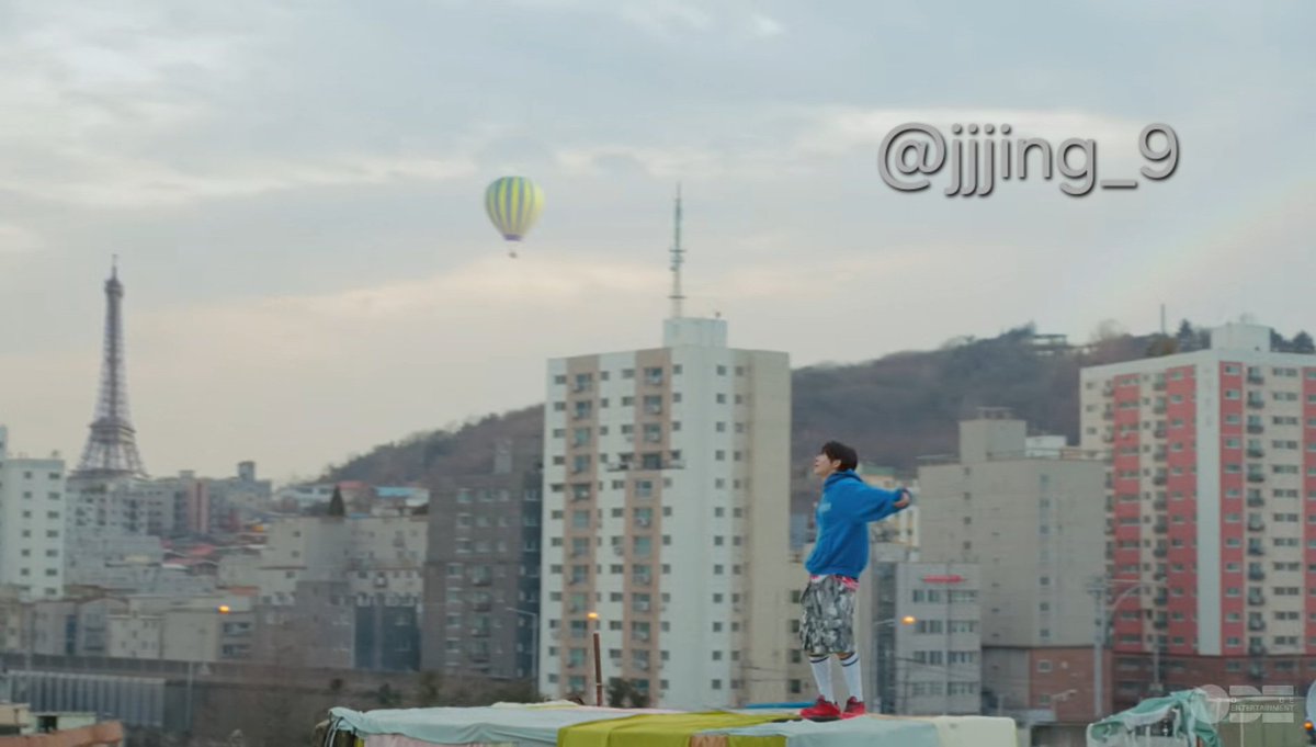 jjjing_9's tweet photo. 동해 퍼컬은 청량이다 덮머에 청량 거기에 위로 한 바가지 들어간 곡이라뇨 이걸 어떻게 안 좋아해??? 뜨끈한 국밥 먹은 것마냥 가슴이 따땃~해진다
동해야 너도 언제나 우리한테 기대ㅠㅠ (동해보다는 좁지만 좁지는 않은 ) 넓은 어깨 빌려줄게 사랑해
#동해 #DONGHAE #ALIVE #Good_Day_MV시청인증 https://t.co/3xsQXdWO3B