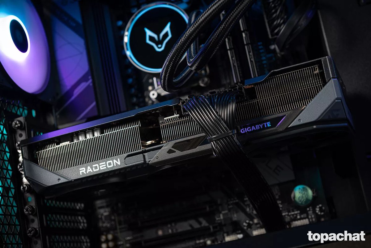 TopAchat's tweet image. ➡ PC Gamer SNAP
Le monstre de puissance, 100% AMD !
🔥 - 320 € 

topachat.com/pages/detail2_…

➡ Ryzen7 9800X3D 
➡ RX 9070 XT
➡ DDR5 32 Go
🇫🇷 Montage par nos Experts 
🚀 Livraison 24h