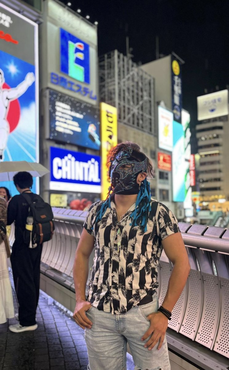 Noisyboy_ind's tweet photo. Muy contento de tener esta gran gira con grandes compañeros y grandes amigos, estamos cumpliendo sueños Muchas gracias Japón 🤩🇯🇵                                                        Próxima parada y debut en Canda @souriswrestling 🤖🙏🏻 https://t.co/XQOLS1DAqV