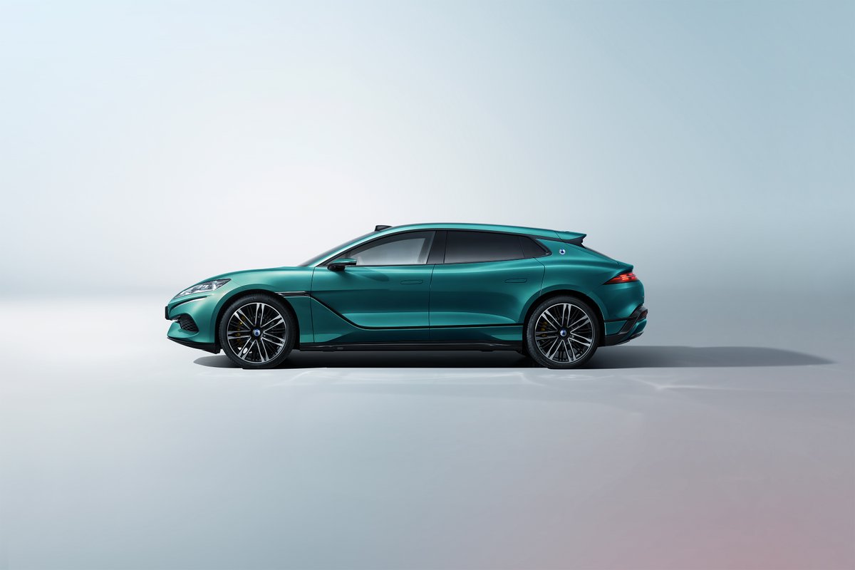 Meet the Z9GT, DENZA's flagship arrival in Europe, and a new expression of premium.

A shooting brake that moves like silk, with FLASH Charging that takes you from 10% to 97% in just nine minutes - turning every journey into something worth remembering.

Technology and elegance,