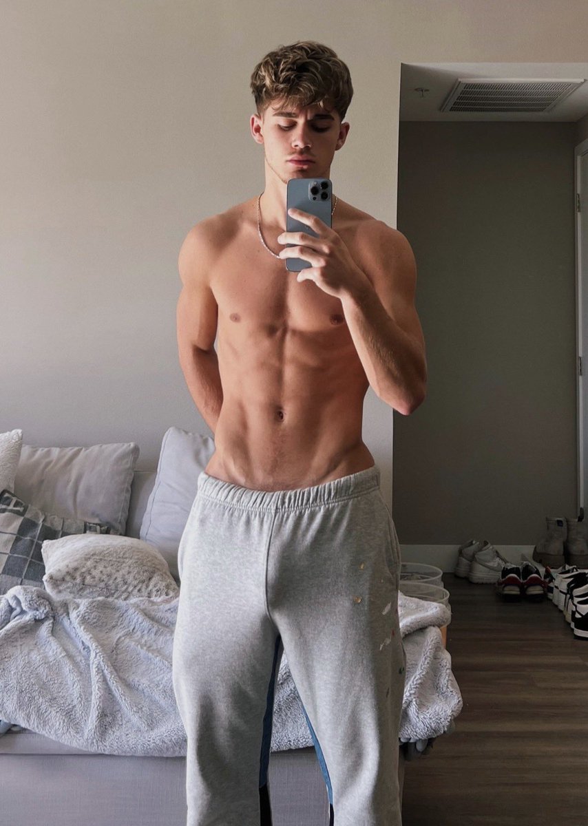 ziggyporn's tweet photo. Buenos días. https://t.co/lVCE8d8cRE