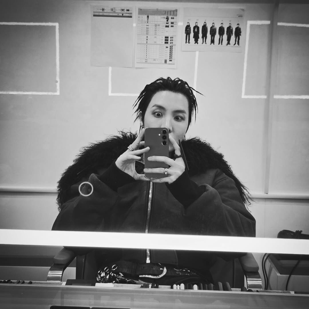 BTS ZONE 🩶” tweet media