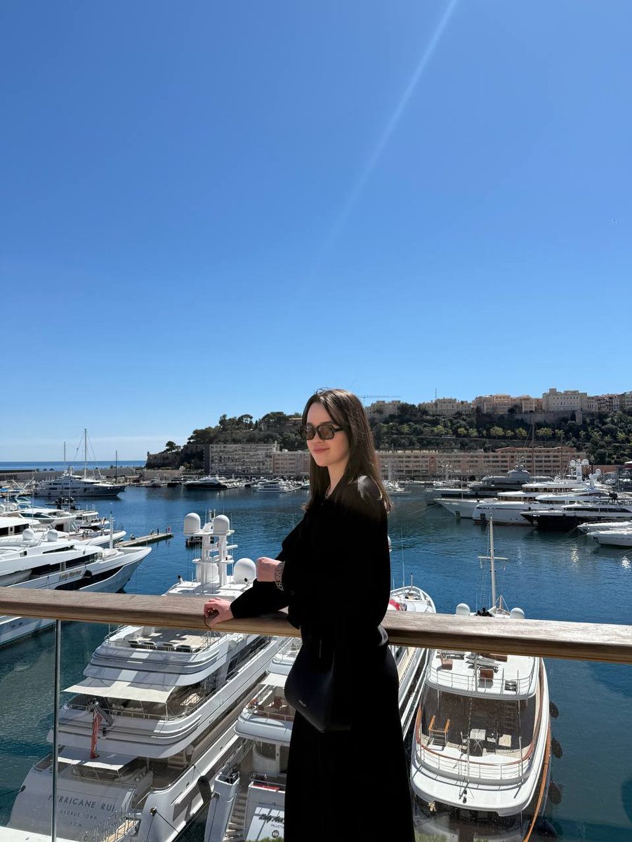 Rusya.solus tweet media