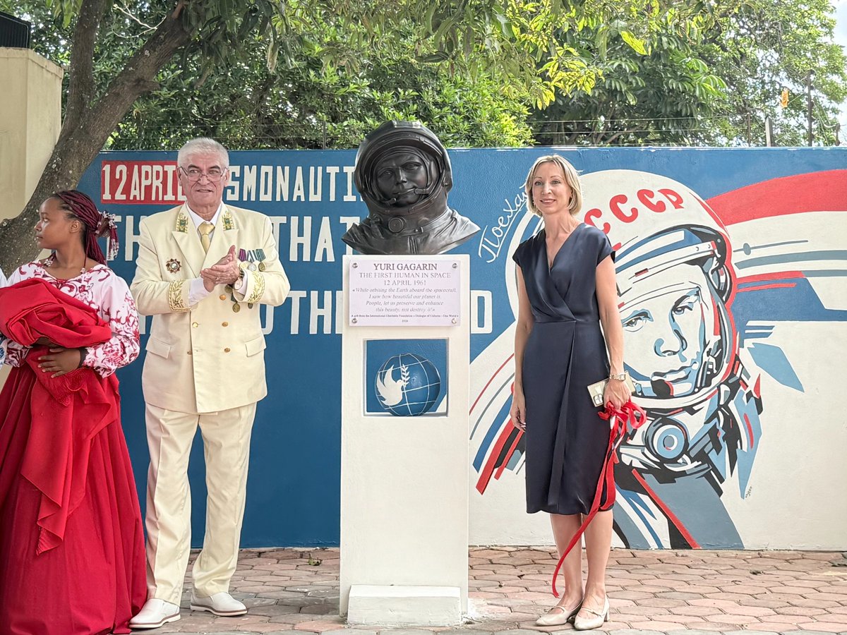 RusembZ's tweet photo. On April 7, the Russian House in Lusaka hosted the official unveiling of a monument to Yuri Alekseyevich Gagarin on the eve of the 65th anniversary of his spaceflight. The ceremony was attended by representatives of Zambian ministries, agencies and heads of diplomatic missions. https://t.co/gIZ7UpBdGo