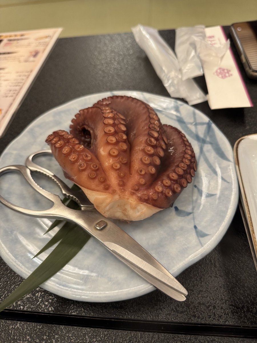 G96332239's tweet photo. 日間賀島とかも魚美味すぎるってぇ🐟名古屋は鮨屋もええとこ多すぎるってえぇ🍣
 #日間賀島
 #立ち食い鮨極 https://t.co/S4Oh9MklaD