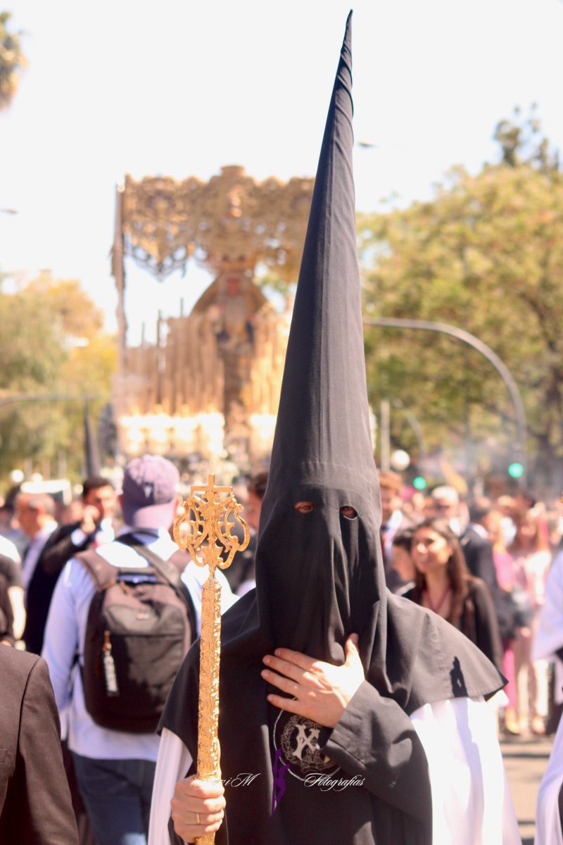 GALERÍA | Nervión en flor... Pasó otro Miércoles Santo para la añoranza acompañando al Cristo de la Sed y a la Virgen de Consolación.

📸 Javier Martín

#SEDdeNervión26
#SSantaSevilla26