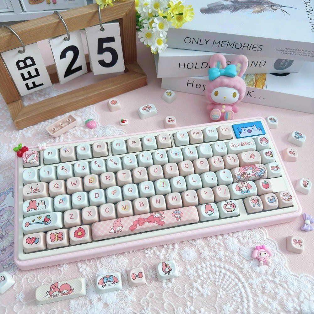 thundersayfah's tweet image. ส่งต่อ Keycaps 95 คีย์ MOA  Melody สภาพผ่านการใช้งานแต่ยังสวย บางปุ่มไม่ได้ใช้ 🩷

🧺330฿ รวมค่าส่งค่ะ🩷 

#คีย์แคป #keycaps #ส่งต่อ #ส่งต่อคีย์บอร์ด