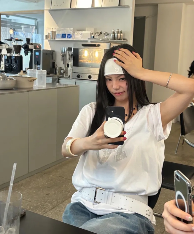 칙스 CHICKS tweet media