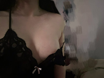 何静文 tweet media