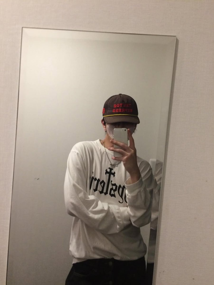 teri_999's tweet photo. ..the last time I participated in this with e'last was a couple of years ago. it's time again
#ELSD #ElringSelcaDay #BAEKGYEUL #๋ฐฑ๊ฒฐ #ELAST #์๋ผ์คํธ https://t.co/aBkF6tSmbs