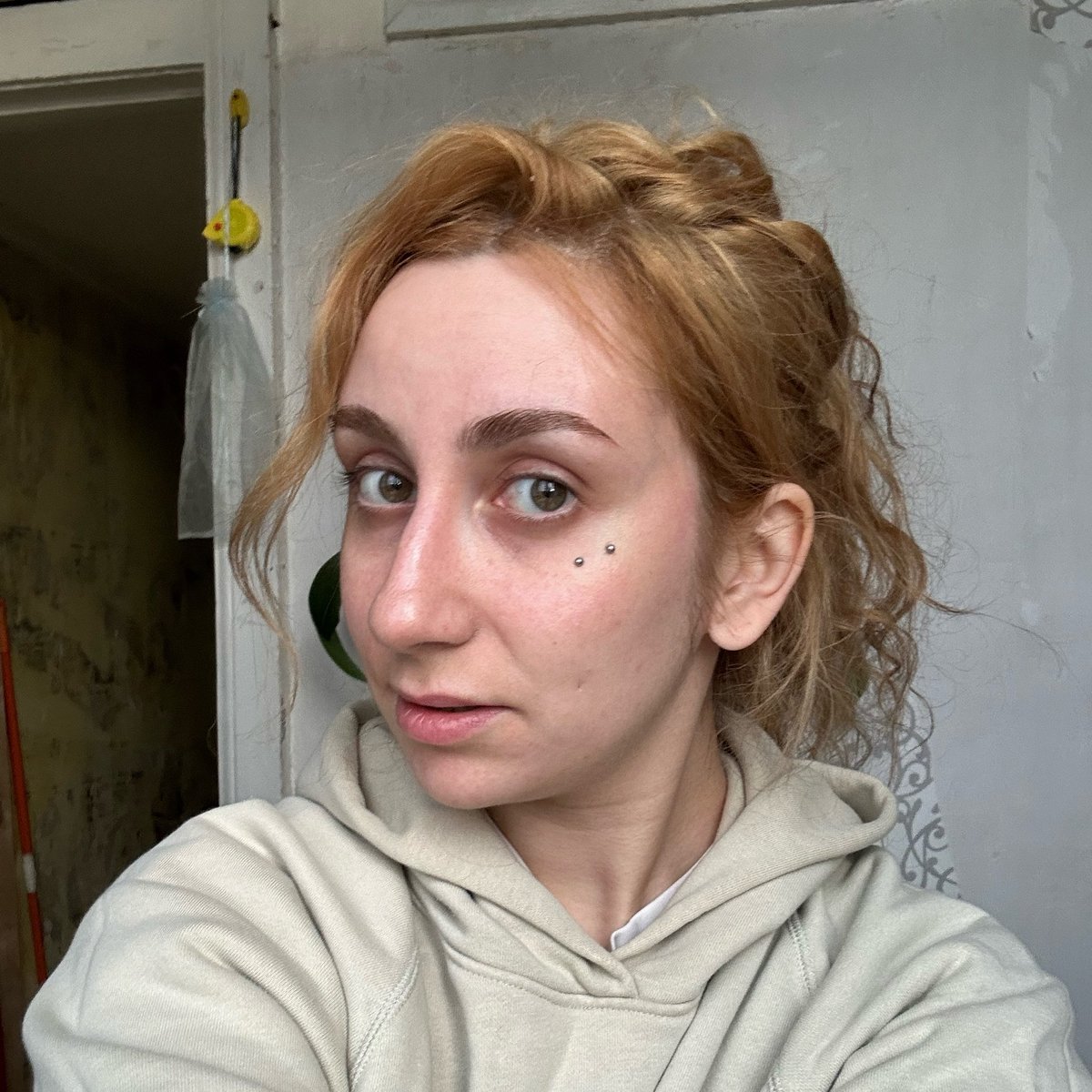 лиля́ кеба́б (lily churrasco) tweet media